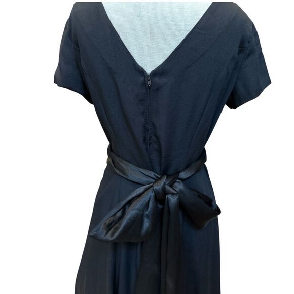 Vintage 1940s/50s Custom Matte Satin Hourglass Dress | Hollywood Event Piece. - Picture 5 of 10